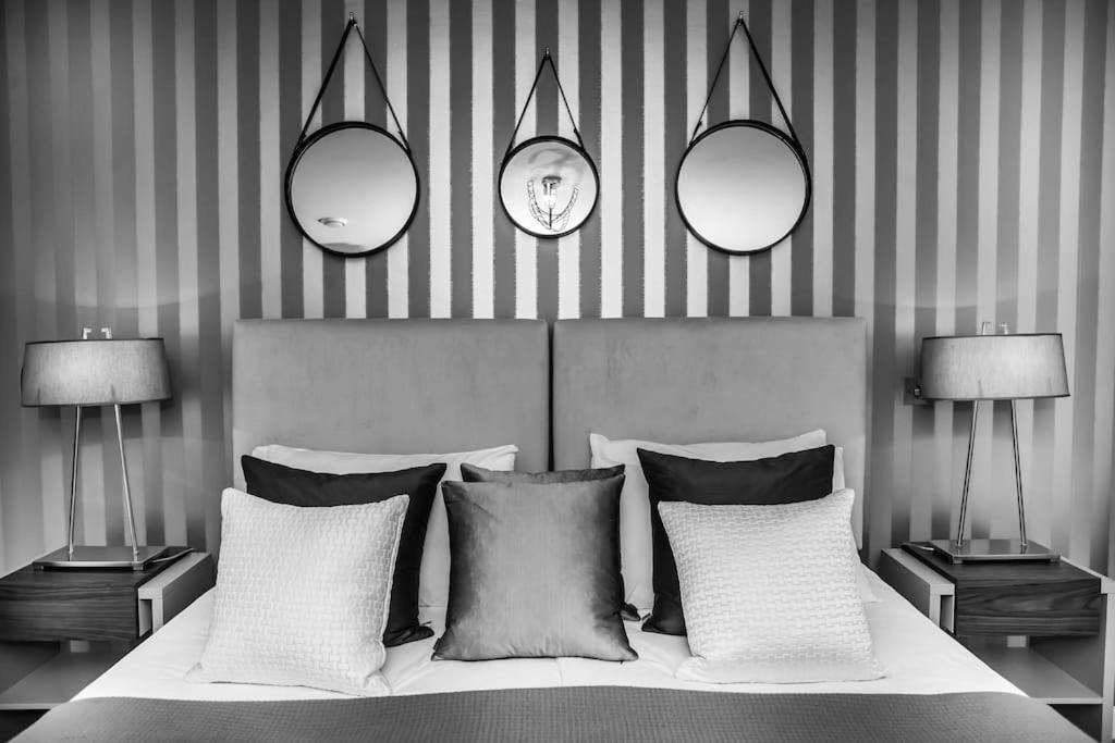 Stylish And Central Two Bedroom & Two Bathroom Apartment With Free Parking Exteriér fotografie