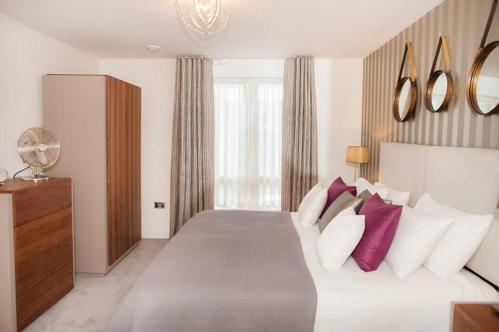 Stylish And Central Two Bedroom & Two Bathroom Apartment With Free Parking Exteriér fotografie